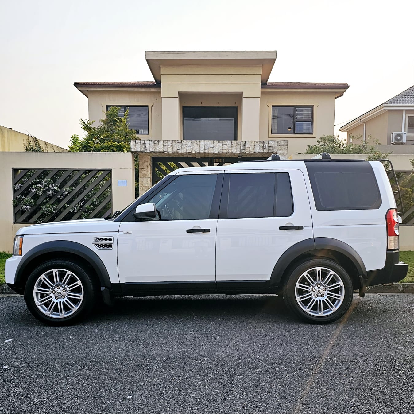 2014 Discovery 4 TDV6 S